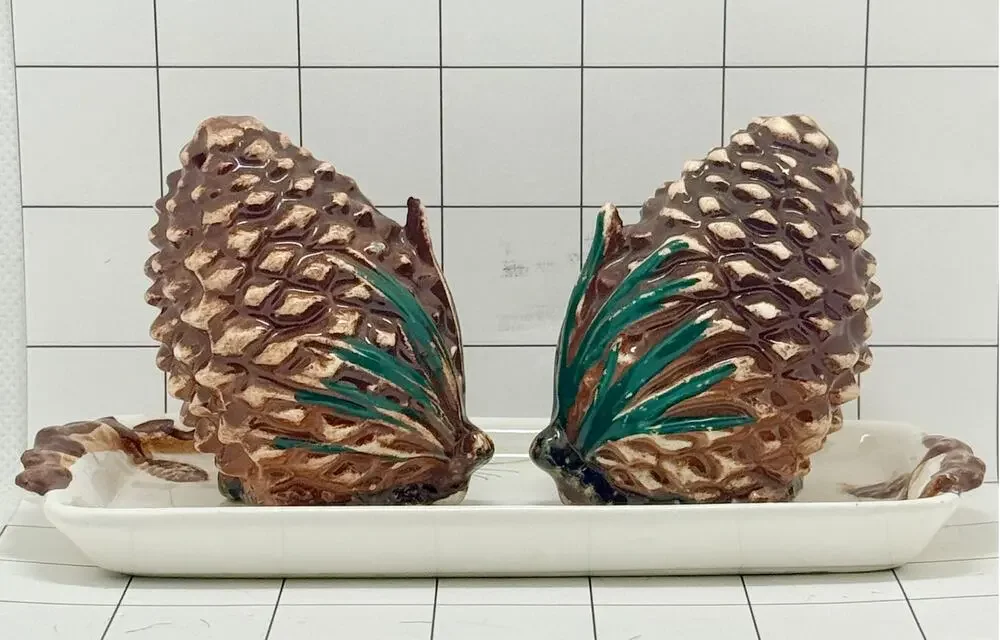 1950s Park Smith Pinecone Salt Pepper Shakers Tray 3-Piece Japan Vintage